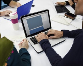 tworzenie prezentacji na laptopie